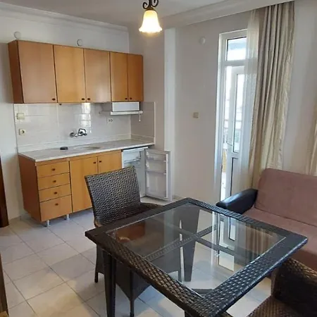 Kleopatra Carmen Apartmanhotel *
